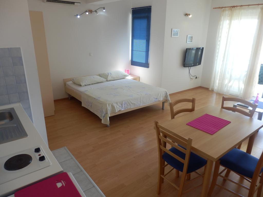 Apartments Rica Omiš Zewnętrze zdjęcie
