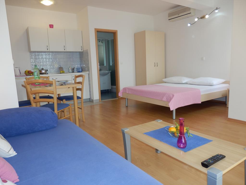 Apartments Rica Omiš Zewnętrze zdjęcie