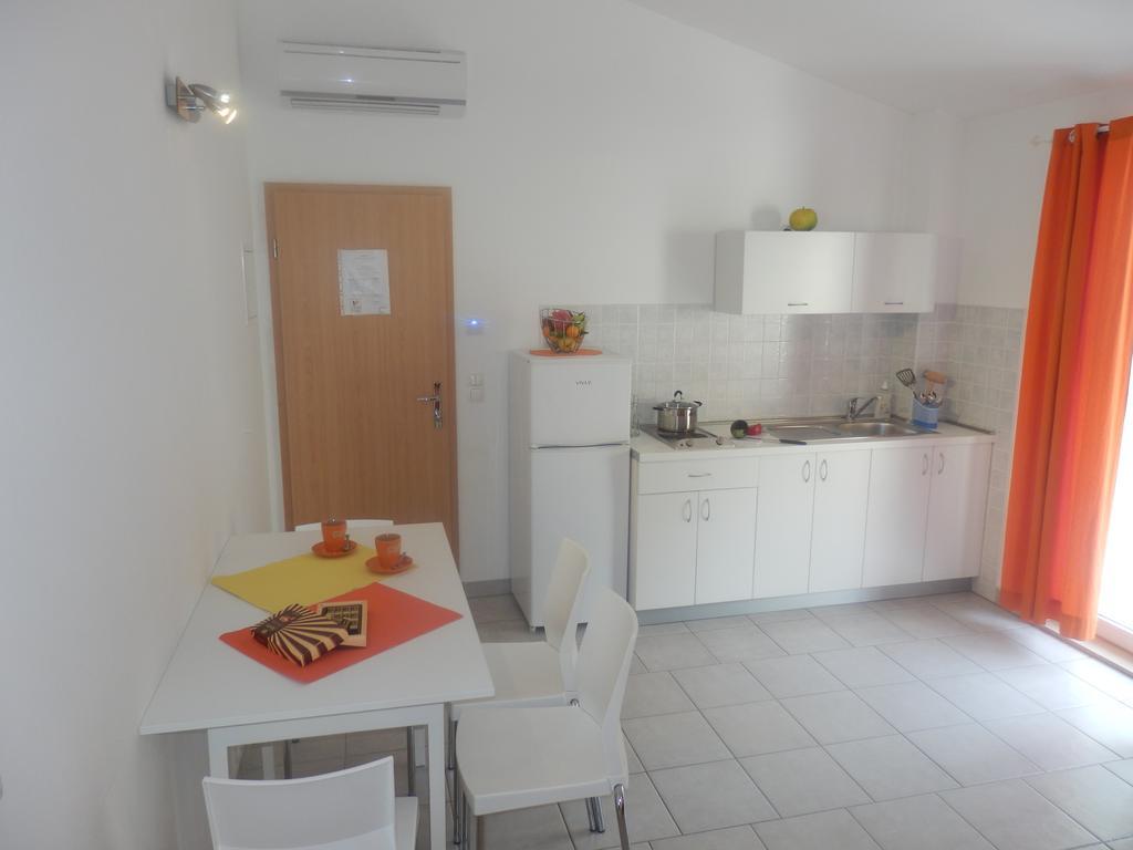 Apartments Rica Omiš Zewnętrze zdjęcie